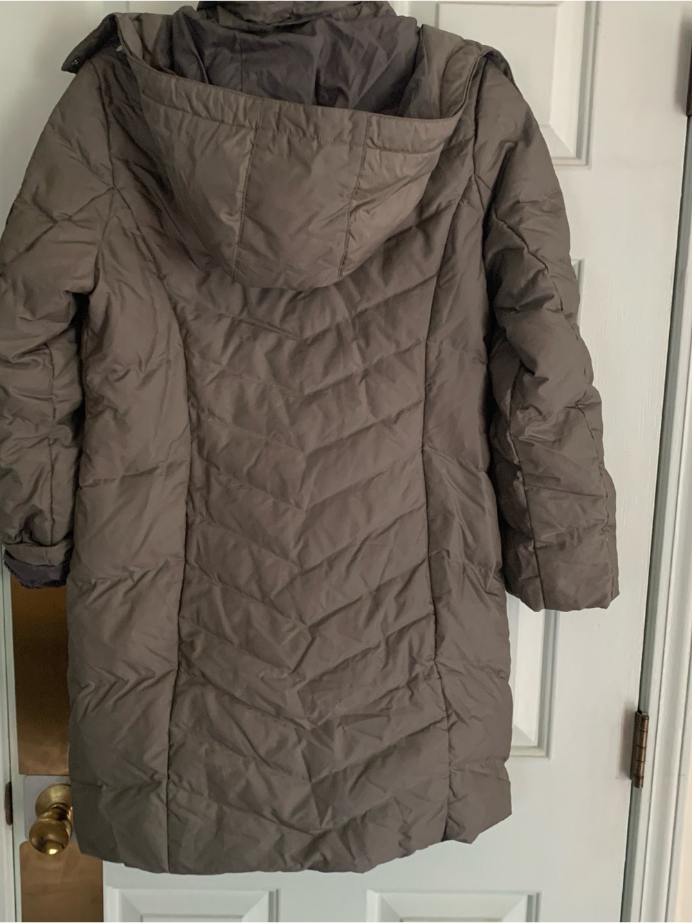 Eddie Bauer Women's Olive Long Down Puffer Jacket Quilted Waterproof. Size PM - Picture 2 of 8